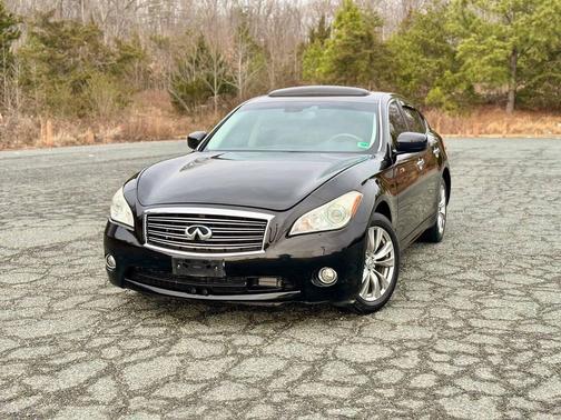 2012 INFINITI M56x Base