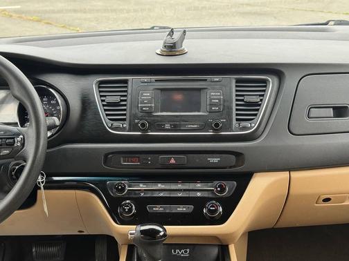2016 Kia Sedona LX