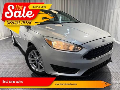 Ingot Silver 2017 Ford Focus SE