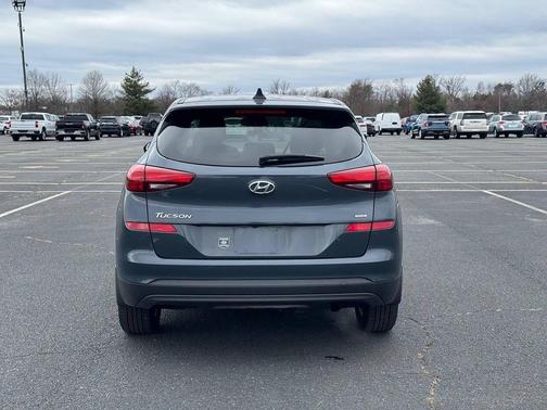 2021 Hyundai TUCSON SE
