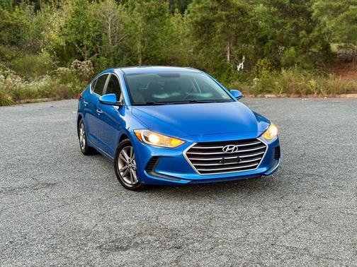 2017 Hyundai ELANTRA SE