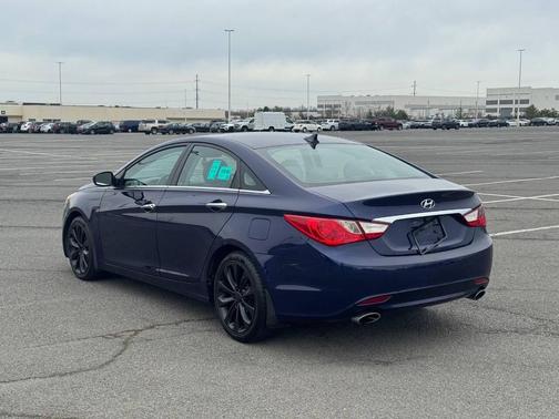2011 Hyundai SONATA Limited