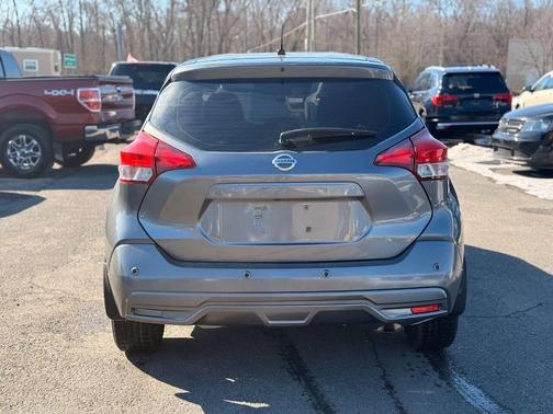 2020 Nissan Kicks S