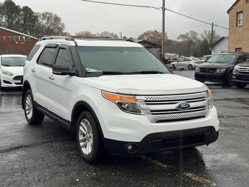 Oxford White 2014 Ford Explorer XLT
