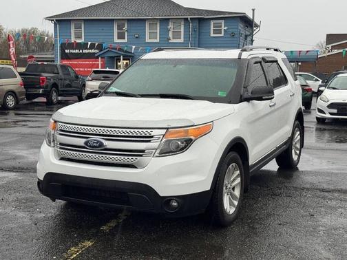 Oxford White 2014 Ford Explorer XLT