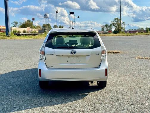2014 Toyota Prius v Two
