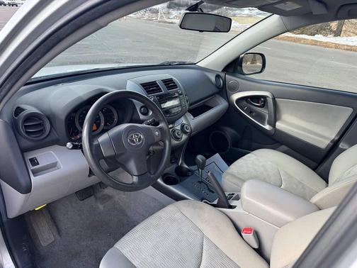 2009 Toyota RAV4 Base