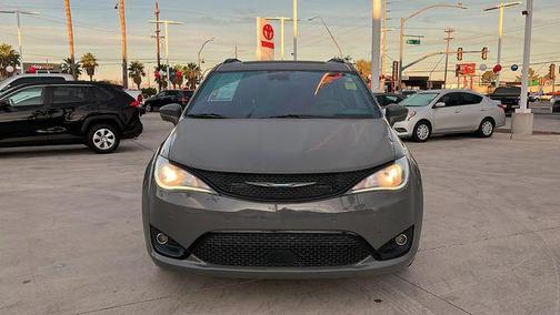 2020 Chrysler Pacifica Hybrid Limited