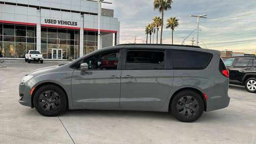 2020 Chrysler Pacifica Hybrid Limited