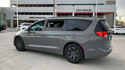 2020 Chrysler Pacifica Hybrid Limited