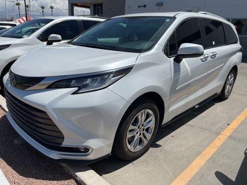 2023 Toyota Sienna Limited 7-Passenger