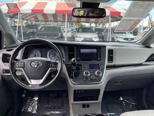 2019 Toyota Sienna Limited