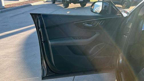 2024 Audi Q8 55 Premium Plus