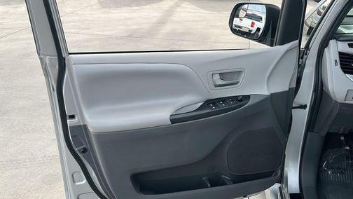 Celestial Silver Metallic 2020 Toyota Sienna LE
