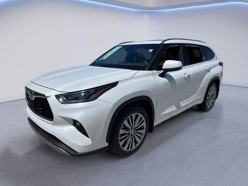 2022 Toyota Highlander Platinum