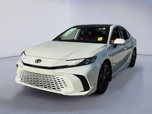 Wind Chill Pearl 2025 Toyota Camry XSE