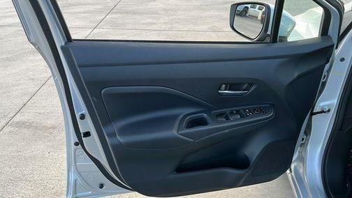 Brilliant Silver Metallic 2025 Nissan Versa 1.6 SV