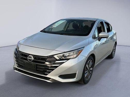 Brilliant Silver Metallic 2025 Nissan Versa 1.6 SV