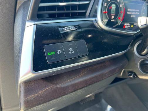 2021 Audi Q8 55 Premium Plus