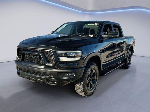 Diamond Black Crystal Pearlcoat 2023 RAM 1500 Rebel