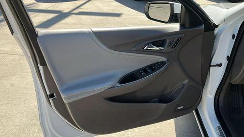 White 2019 Chevrolet Malibu Premier