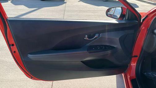 2020 Hyundai Veloster 2