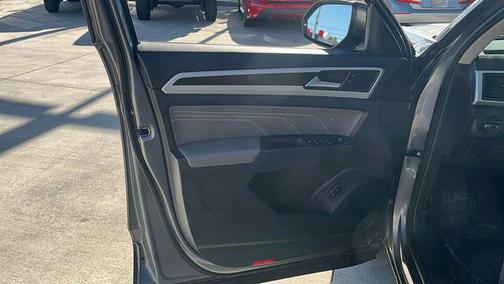 Platinum Gray Metallic 2021 Volkswagen Atlas 3.6L SE w/Technology