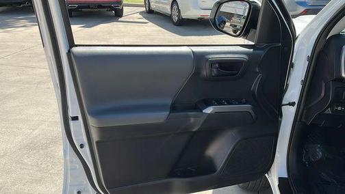 Ice 2023 Toyota Tacoma SR5