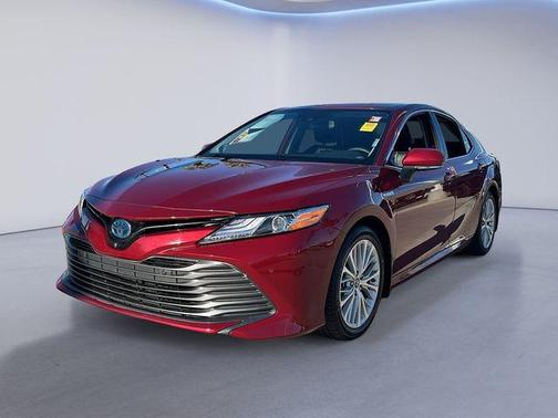 2019 Toyota Camry Hybrid XLE