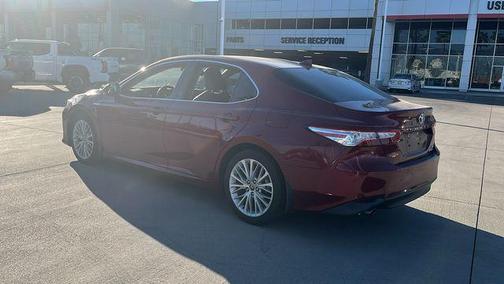 2019 Toyota Camry Hybrid XLE