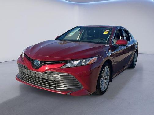 2019 Toyota Camry Hybrid XLE