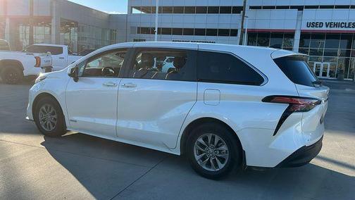 2021 Toyota Sienna XLE 7 Passenger