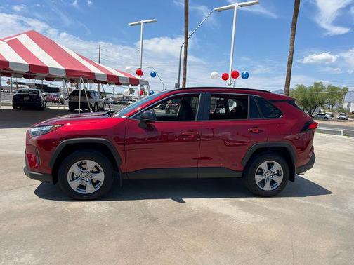2025 Toyota RAV4 Hybrid LE