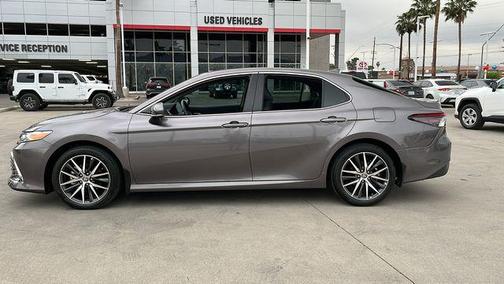 2024 Toyota Camry Hybrid XLE