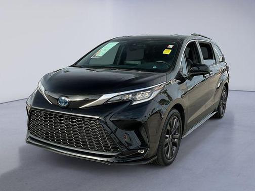 2022 Toyota Sienna XSE 7 Passenger