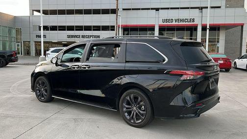 2022 Toyota Sienna XSE 7 Passenger