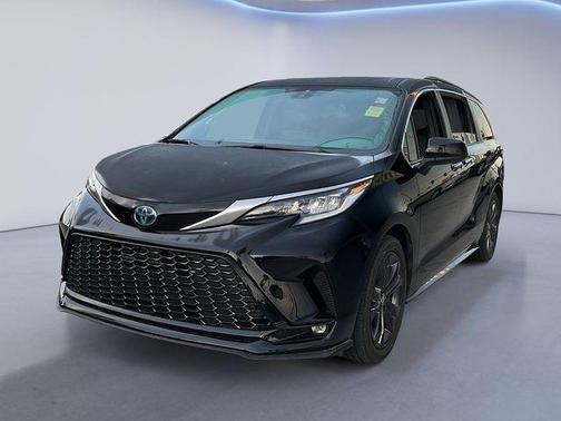 2022 Toyota Sienna XSE 7 Passenger