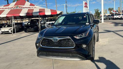 2021 Toyota Highlander Hybrid Platinum