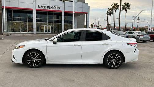 2020 Toyota Camry SE