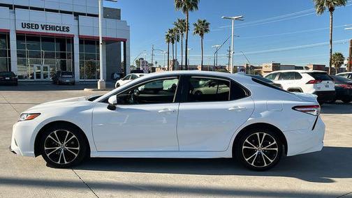 2020 Toyota Camry SE
