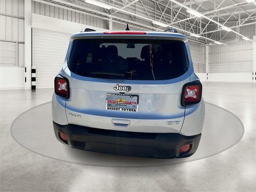 Glacier Metallic 2018 Jeep Renegade Latitude