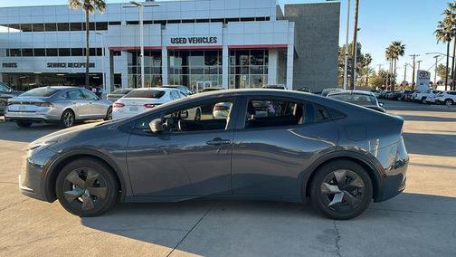 2025 Toyota Prius LE