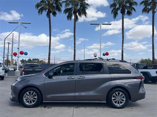 2021 Toyota Sienna XLE 8 Passenger