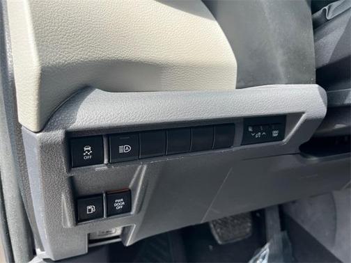 2021 Toyota Sienna XLE 8 Passenger