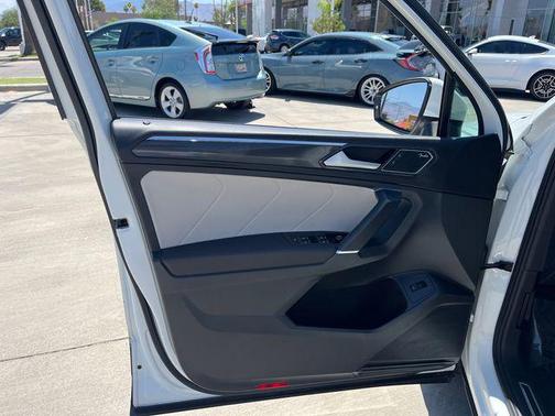 2018 Volkswagen Tiguan 2.0T SEL