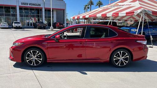 2020 Toyota Camry SE