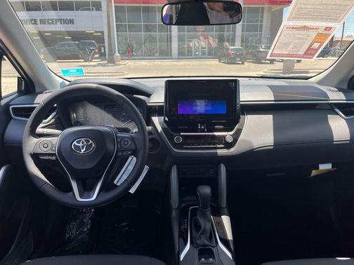 2025 Toyota Corolla Cross LE