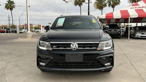 Deep Black Pearl 2021 Volkswagen Tiguan 2.0T SE R-Line Black