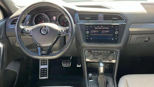 Deep Black Pearl 2021 Volkswagen Tiguan 2.0T SE R-Line Black