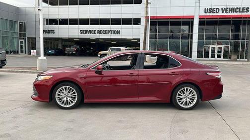 Ruby Flare Pearl 2019 Toyota Camry Hybrid XLE